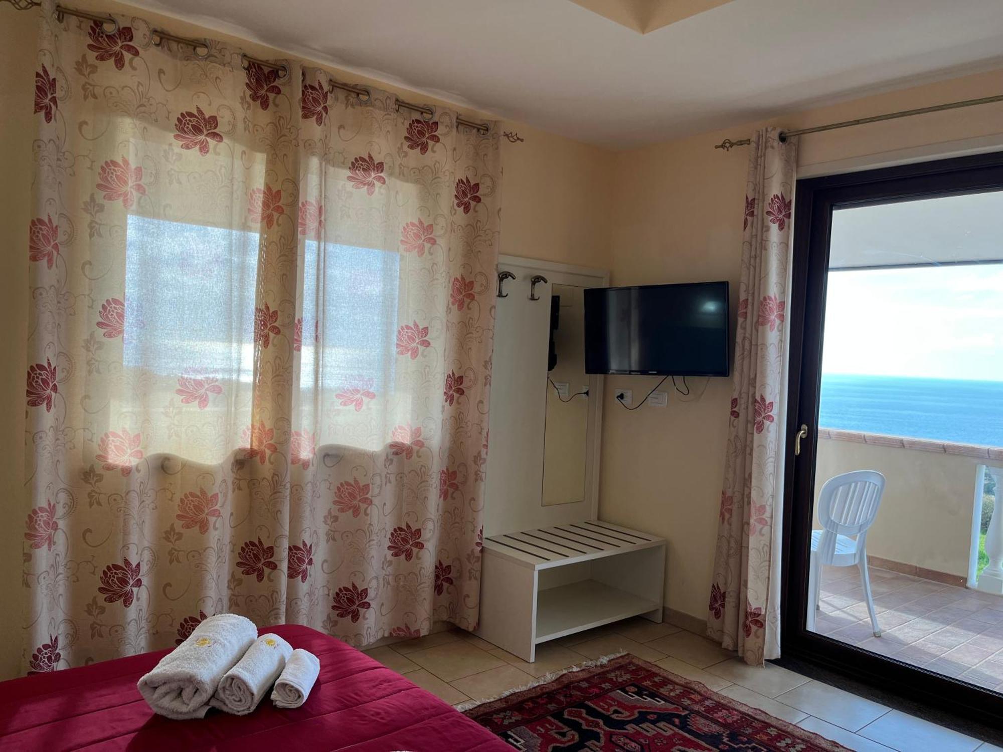 Hotel Residenza Domus Aurea Tropea- Vista Mare Santa Domenica Talao Exterior foto