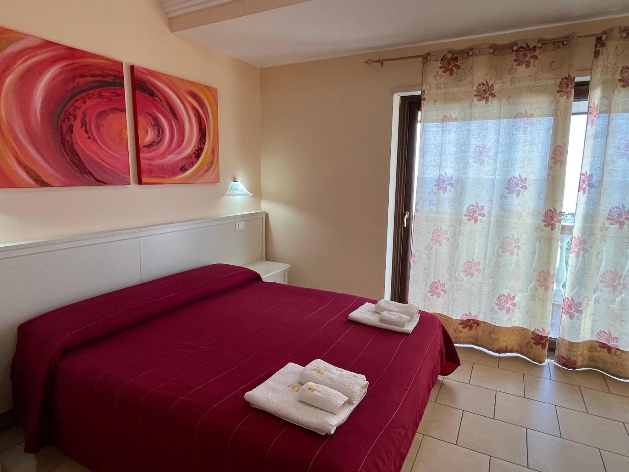 Hotel Residenza Domus Aurea Tropea- Vista Mare Santa Domenica Talao Exterior foto