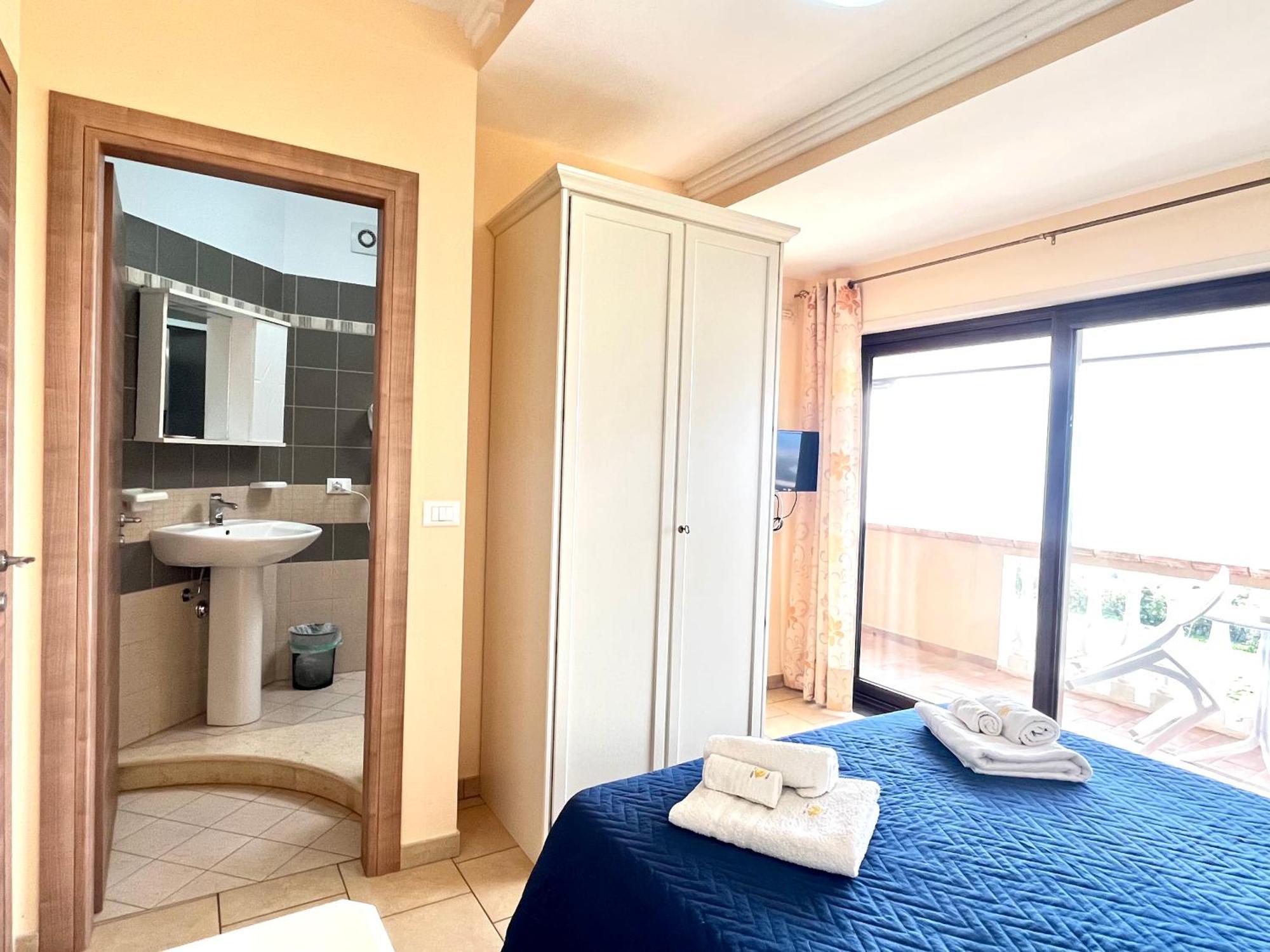 Hotel Residenza Domus Aurea Tropea- Vista Mare Santa Domenica Talao Exterior foto